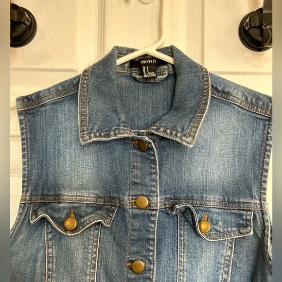 Jean Vest - Picture 7 of 14